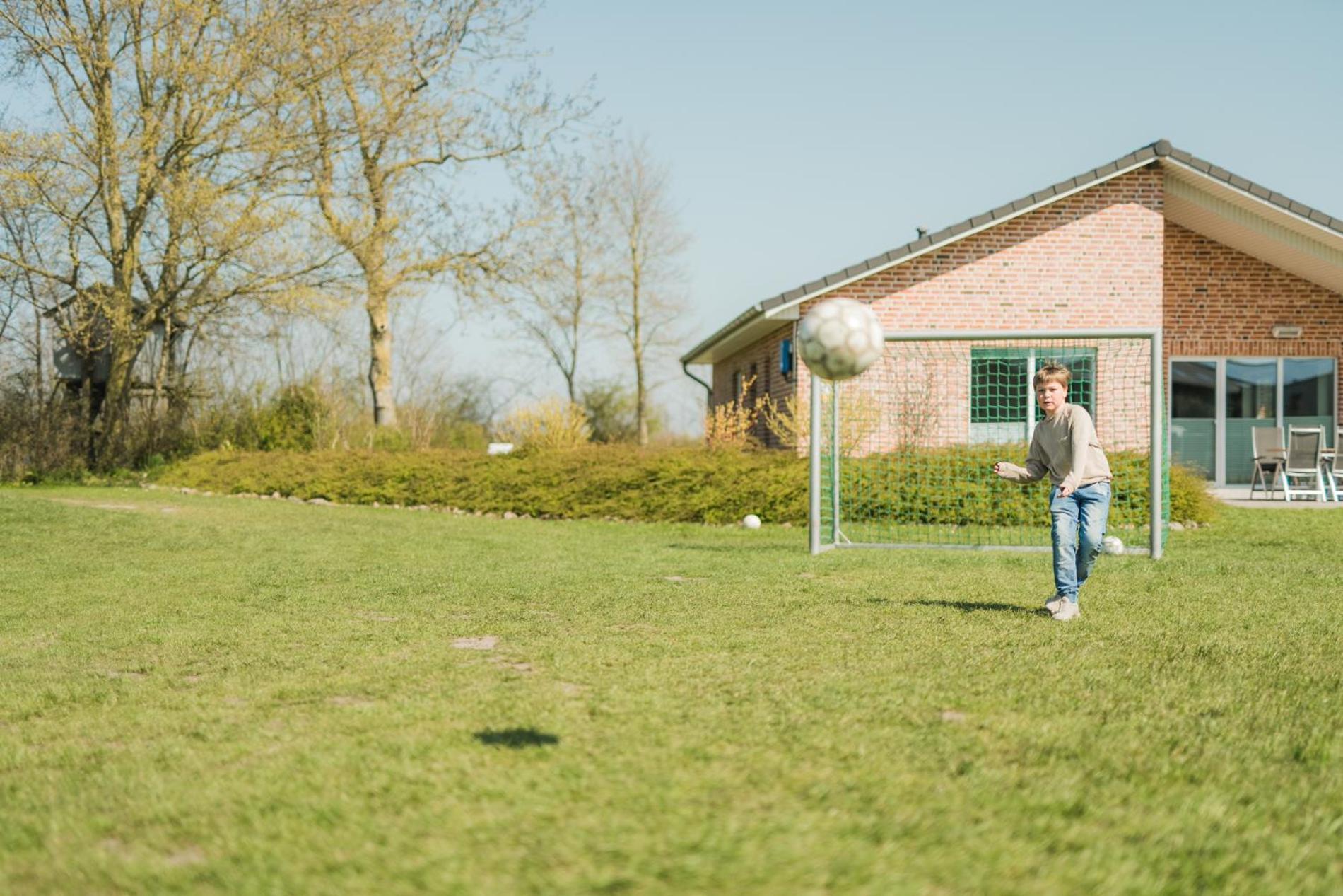 Buedlfarm - Der Familien-Erlebnishof In Strandnaehe Fehmarn Exterior foto